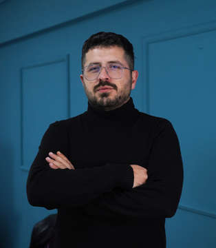 Mustafa Ay
